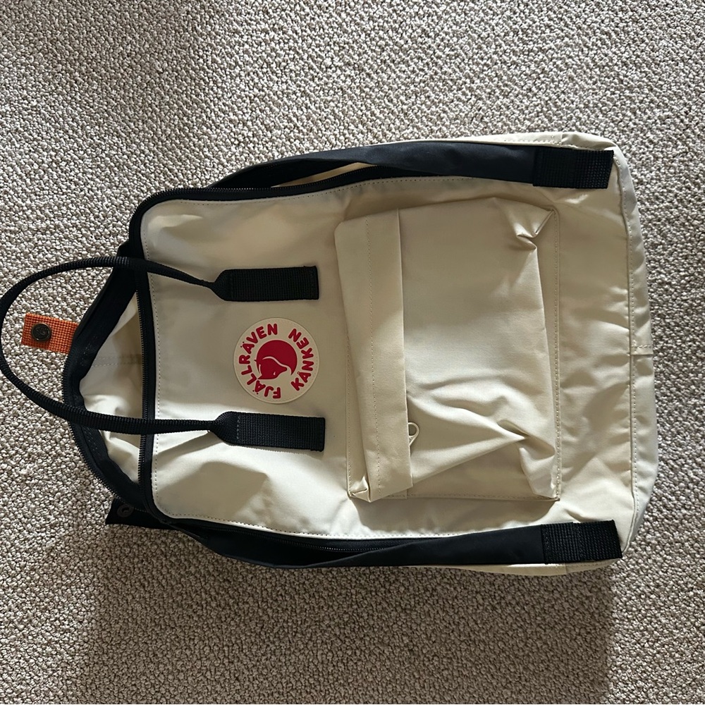 Fjallraven Cream and Black Kånken Backpack Durable Design